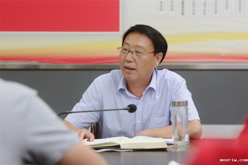 朱启龙.jpg