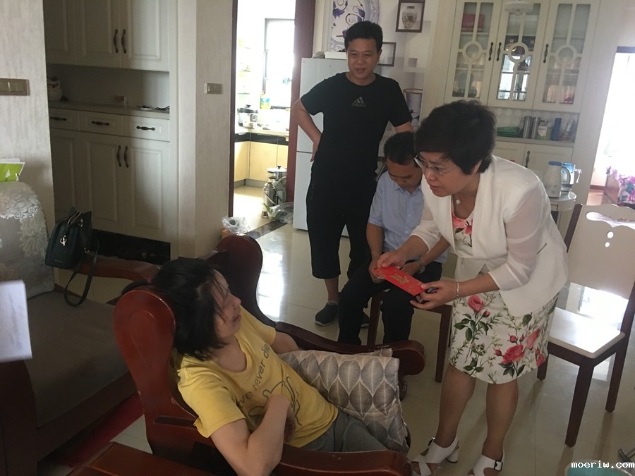 刘晖丽.jpg