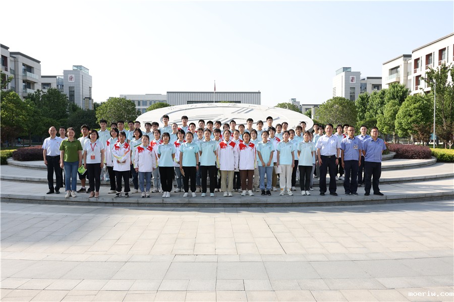 合影1.jpg
