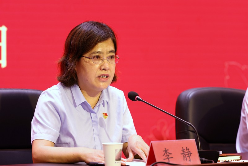 李静_副本.jpg